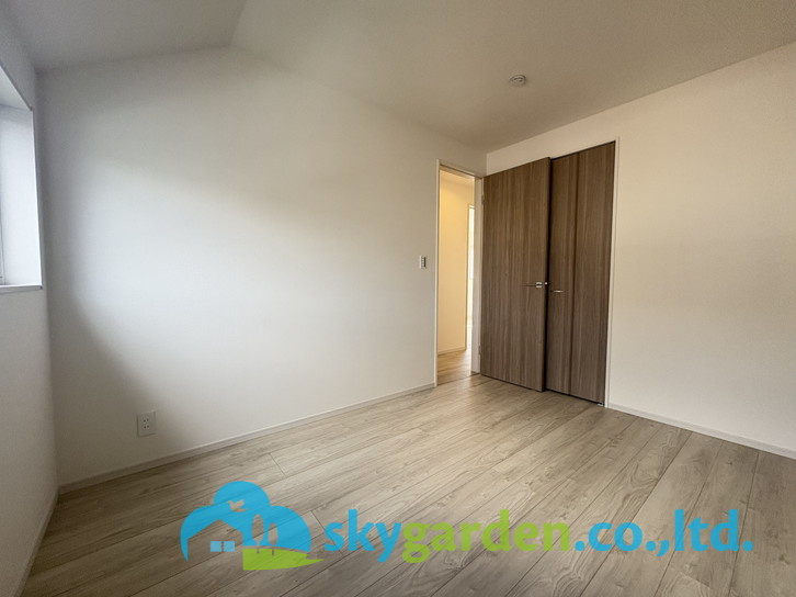 藤沢市高倉9期　新築戸建　全2棟2号棟の洋室