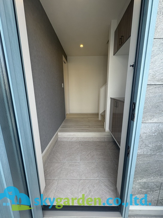 藤沢市高倉9期　新築戸建　全2棟2号棟の玄関