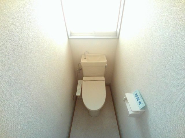 シャワートイレ付