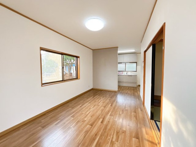 【居間・リビング】 | 上里町七本木　中古住宅