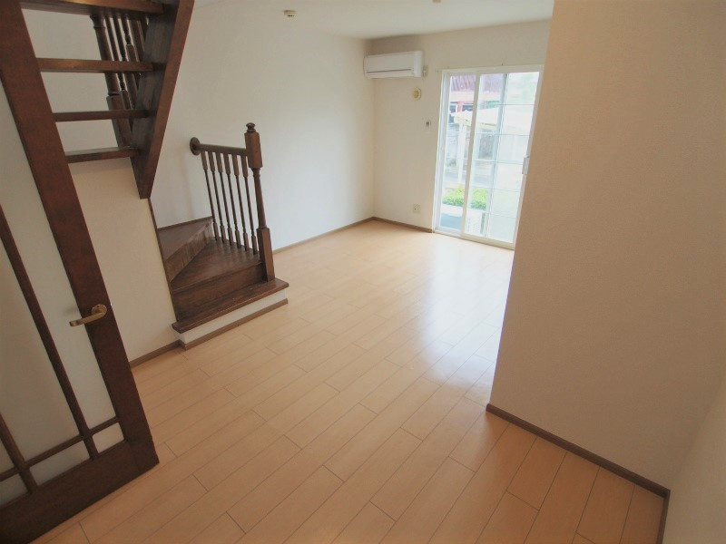 ニュークレストール光ケ丘の居間・リビング