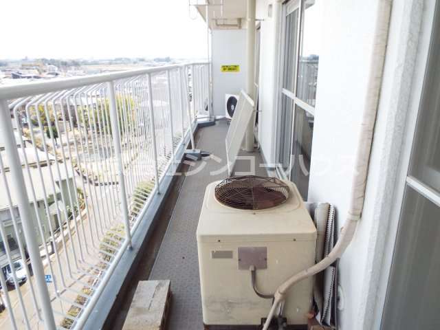 【バルコニー】 | 第二サンライズ伊奈 | 南東向きバルコニー。