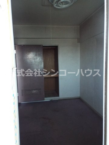 【洋室】 | 第二サンライズ伊奈 | 収納スペースがあると片付けに便利ですね！