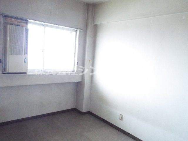 【洋室】 | 第二サンライズ伊奈 | 個人の部屋、寝室等に使える洋室です。