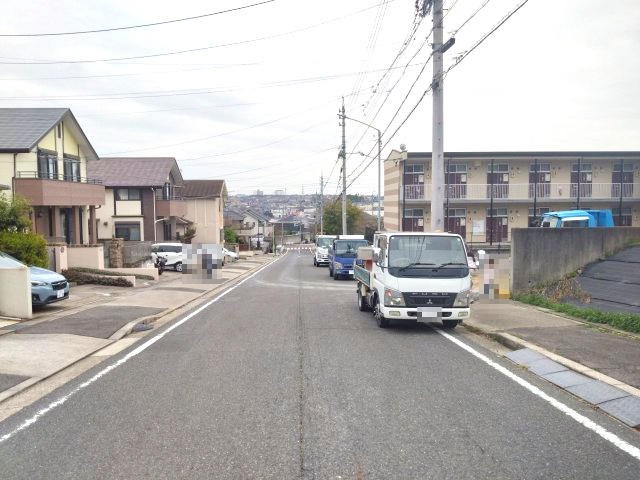 緑区小坂二丁目24-1期　新築戸建　1号棟の前面道路含む現地写真|前面道路