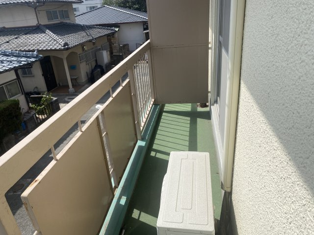 メゾンシェーネのバルコニー|開放的で明るい空間を演出してくれるバルコニーです