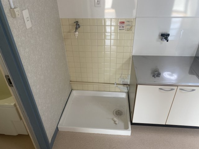 メゾンシェーネの設備|洗濯機置き場です。