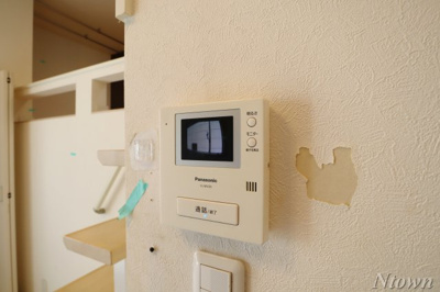 【セキュリティ】 | LEXELLA SAKO | モニター付きインターホンです