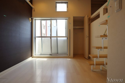 【内装】 | LEXELLA SAKO | 明るい色調の室内です