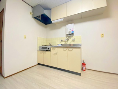 【キッチン】 | 寺田ビル | コンパクトなキッチンで掃除もラクラク