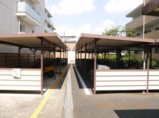 【その他共用部分】 | 専用の屋根付き駐輪場を完備。