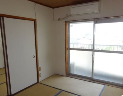 小森野ハイツの和室|和室ならではの温かな和の空間で寛ぎの時間を過ごせます