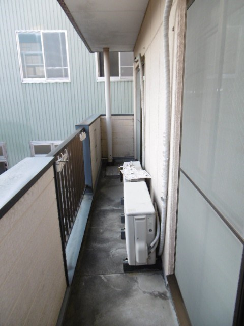 ピースフルおがたのバルコニー|外からの目が気にならないバルコニーで洗濯物が干せます