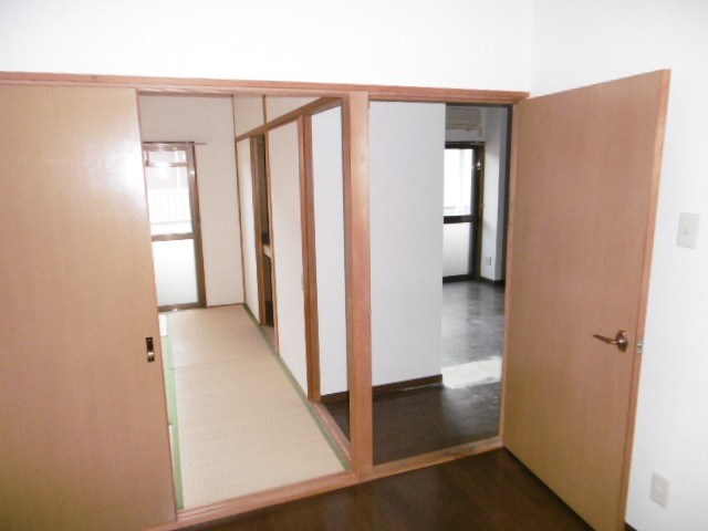 ピースフルおがたの内装|おしゃれな内装です