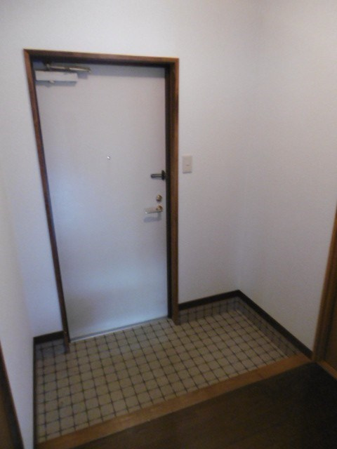 ピースフルおがたの玄関|収納もある玄関です