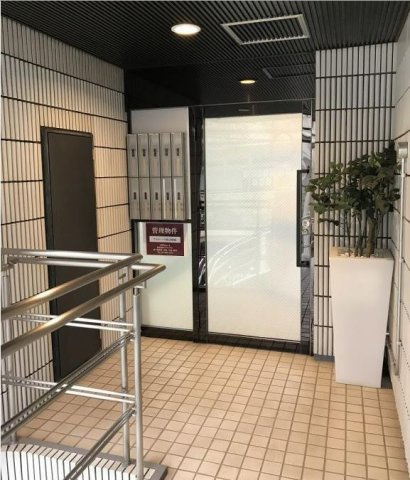 プラティーク新宿曙橋のエントランス|お洒落なエントランス