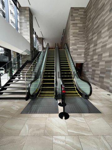 ブランズタワー御堂筋本町のロビー