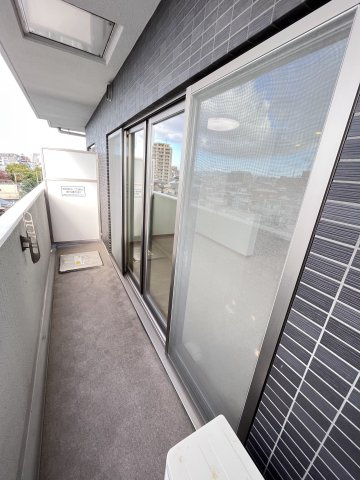 大阪市城東区成育３丁目の賃貸マンションのバルコニー