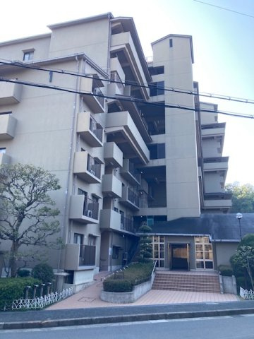 ユニハイム千里丘一号棟の外観