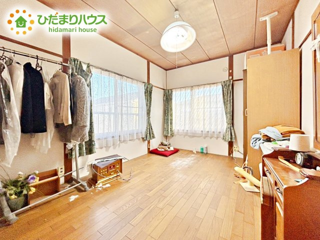 【寝室】 | 北茨城市中郷町汐見ケ丘　中古戸建て | 日の当たる寝室です。