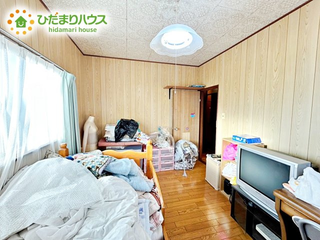 【洋室】 | 北茨城市中郷町汐見ケ丘　中古戸建て | 日の当たるお部屋ですので、集中できます！