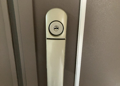 【防犯設備】 | ネオコーポ町田 | 室内の防犯設備もチェックしましょう！モニター付きインターホンが設置されているか、防犯シャッターが設備されているか、ベランダに人が上がってきにくい高さかなどチェックしておくと入居後も安心できるでしょう。