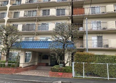 【外観】 | ネオコーポ町田 | ＳＲＣ造は強度や耐震性の面でもRC造と比べて優れています。そのため、10階建以上の高層または超高層マンションなどの建築にも多く採用されています。柱や梁などのサイズが小さくても高い耐震性を確保できます。