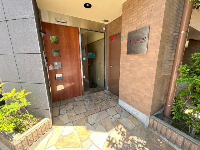 エル・セレーノ東三国のエントランス