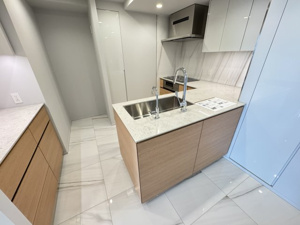 【キッチン】 | キッチンにも床暖房を設置し足元から優しく暖めます
2025年3月27日撮影