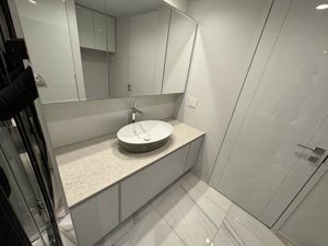 【独立洗面台】 | カウンターが広くメイクやスキンケアがしやすい三面鏡洗面化粧台
2025年3月27日撮影