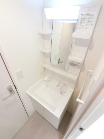 リブリ・パルク津田沼の独立洗面台