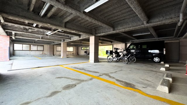 ワールド21の駐車場