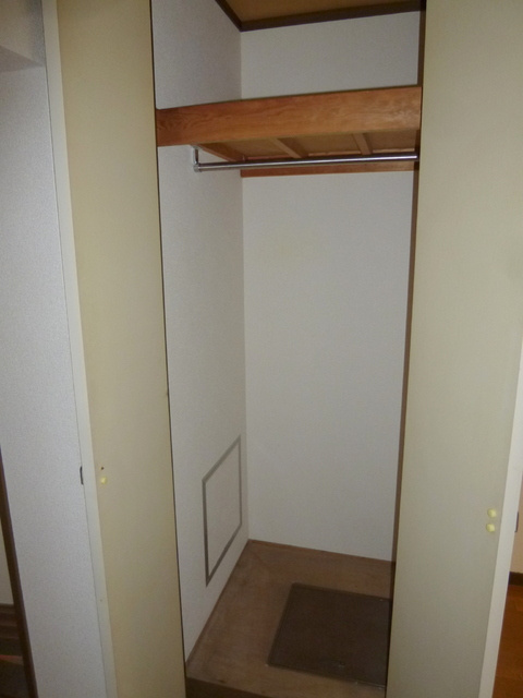 目白ハウスの収納|★収納はクローゼットタイプ★