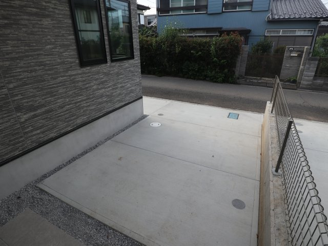 【駐車場】 | 《仲介手数料無料》浦和区大東２丁目29-17(1号棟)新築一戸建てケイアイグレース | 撮影日 2025年7月3日 17：15 晴れ