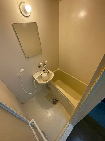 レオパレス白糸の浴室