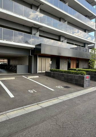 アルファステイツ一条の駐車場