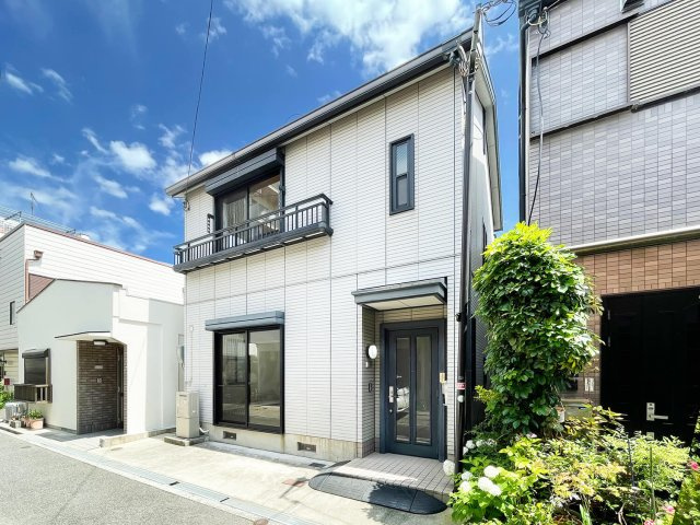 魚崎北町六丁目　戸建の外観|平成８年築、軽量鉄骨造の2LDK戸建
