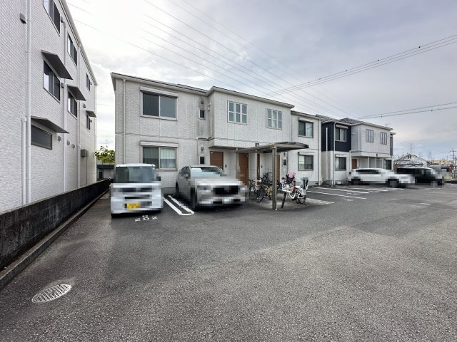 シャーメゾン初月 D棟の外観