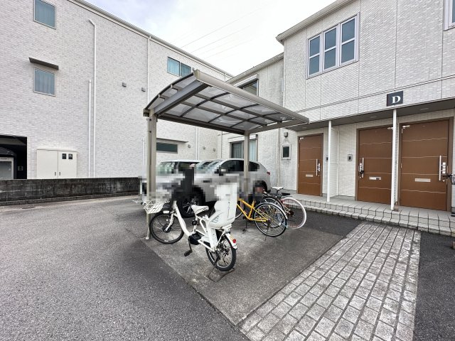 シャーメゾン初月 D棟のエントランス