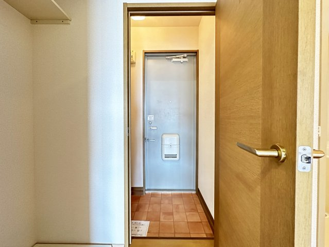 kanada A棟の玄関