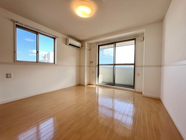 フェニックス スウィートの洋室|洋室