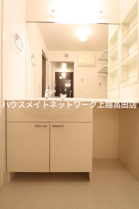 メゾン ド オランジュの独立洗面台|洗髪洗面化粧台