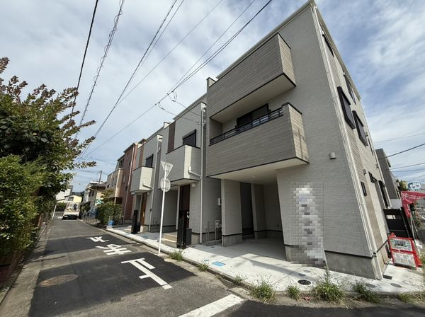 藤沢市湘南台5丁目新築戸建て　№2の前面道路含む現地写真|前面道路含む現地写真です