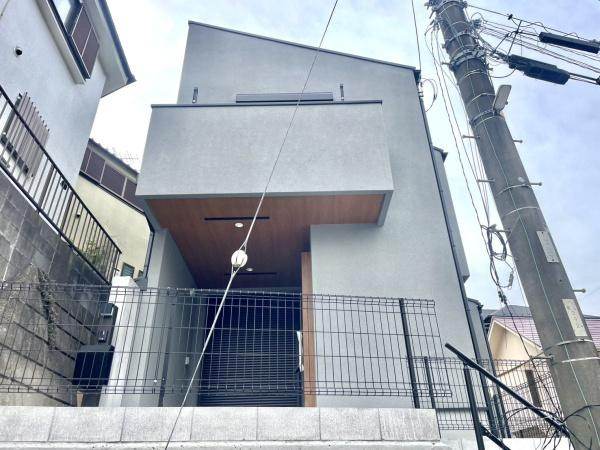 横浜市鶴見区駒岡４丁目の新築一戸建の外観|堂々と完成しました！いつでもご案内可能です！
お車でご自宅まで送迎承ります。