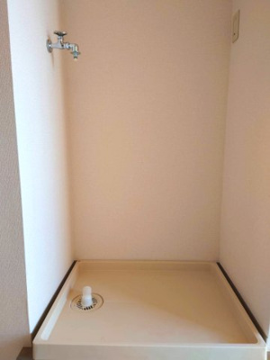 【設備】 | メゾンサンガ | 室内洗濯機置き場