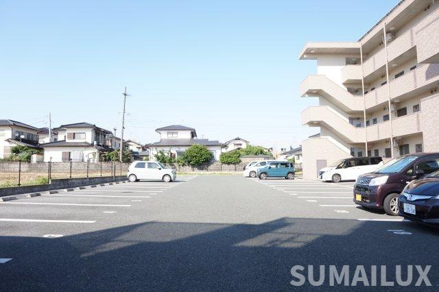 熊本市東区山ノ神１丁目の賃貸マンションの駐車場