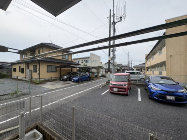 カギロイ・ノーラのその他