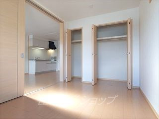 安芸高田市向原町坂のアパートの寝室