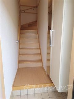 安芸高田市向原町坂のアパートの玄関