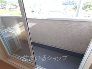 安芸高田市向原町坂のアパートのバルコニー